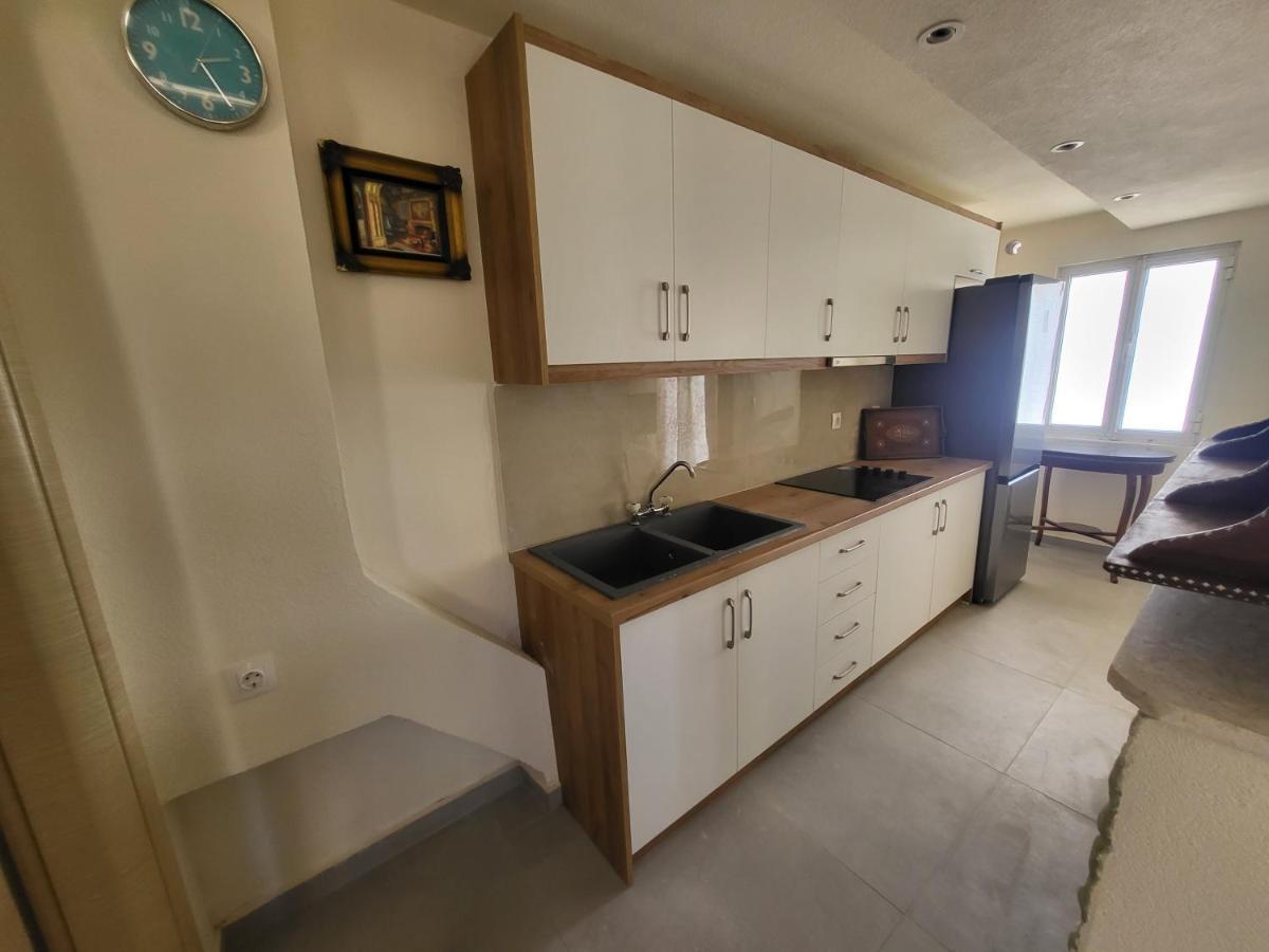 Blue Heaven Apartment Sarandë Esterno foto