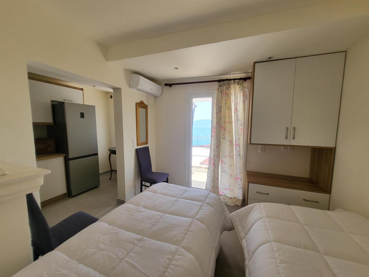 Blue Heaven Apartment Sarandë Esterno foto