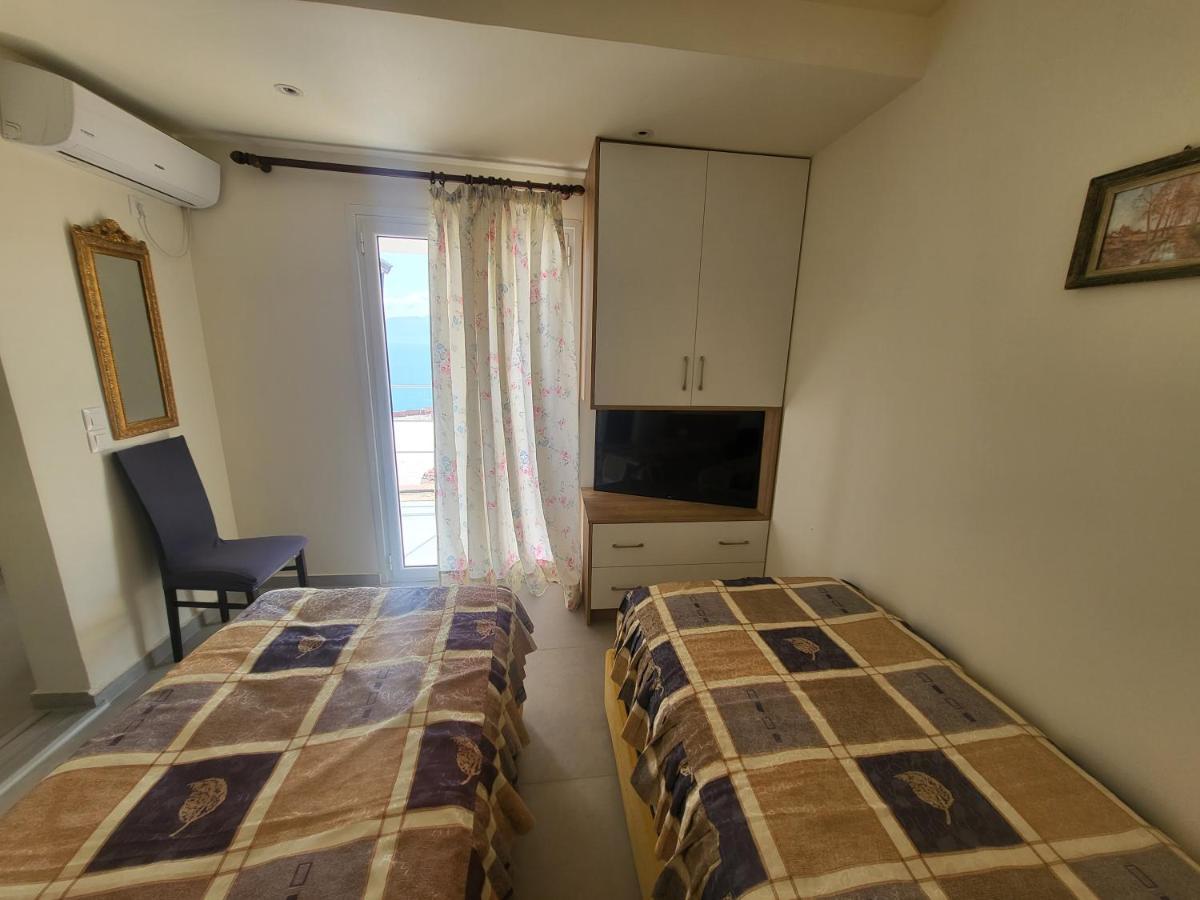 Blue Heaven Apartment Sarandë Esterno foto