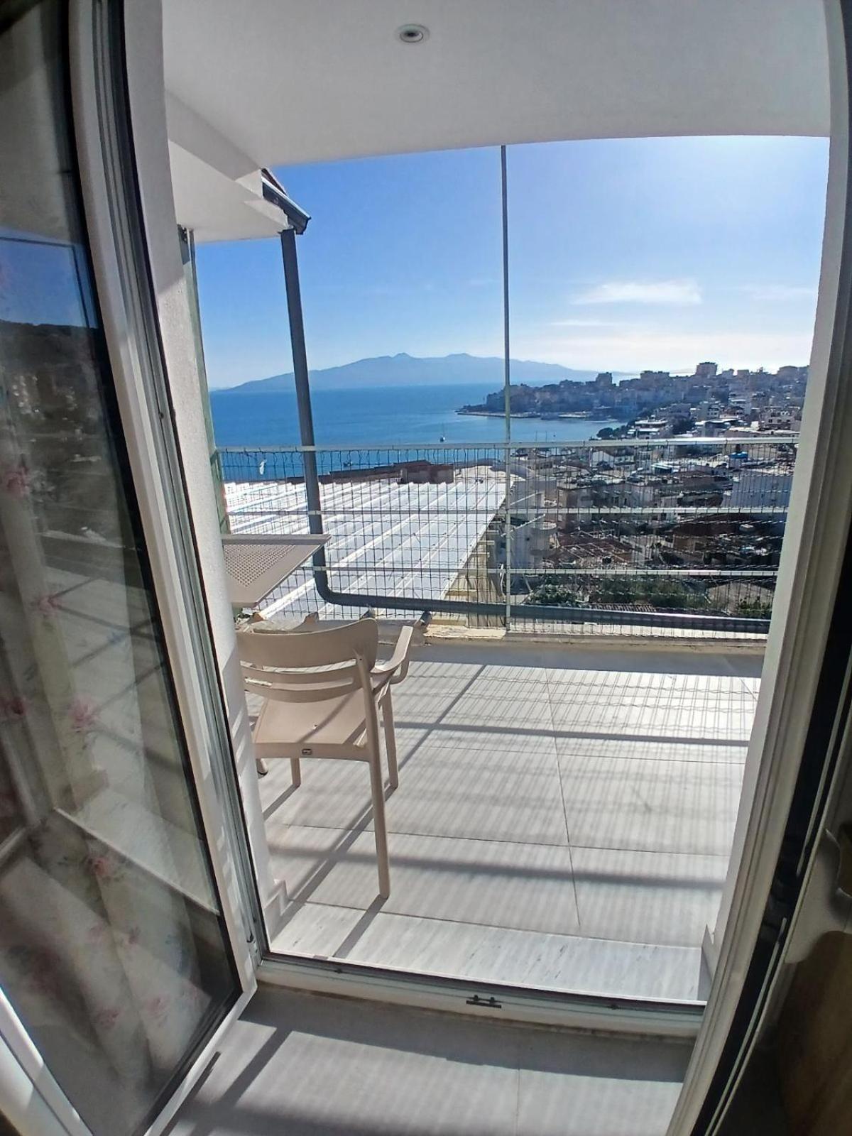 Blue Heaven Apartment Sarandë Esterno foto