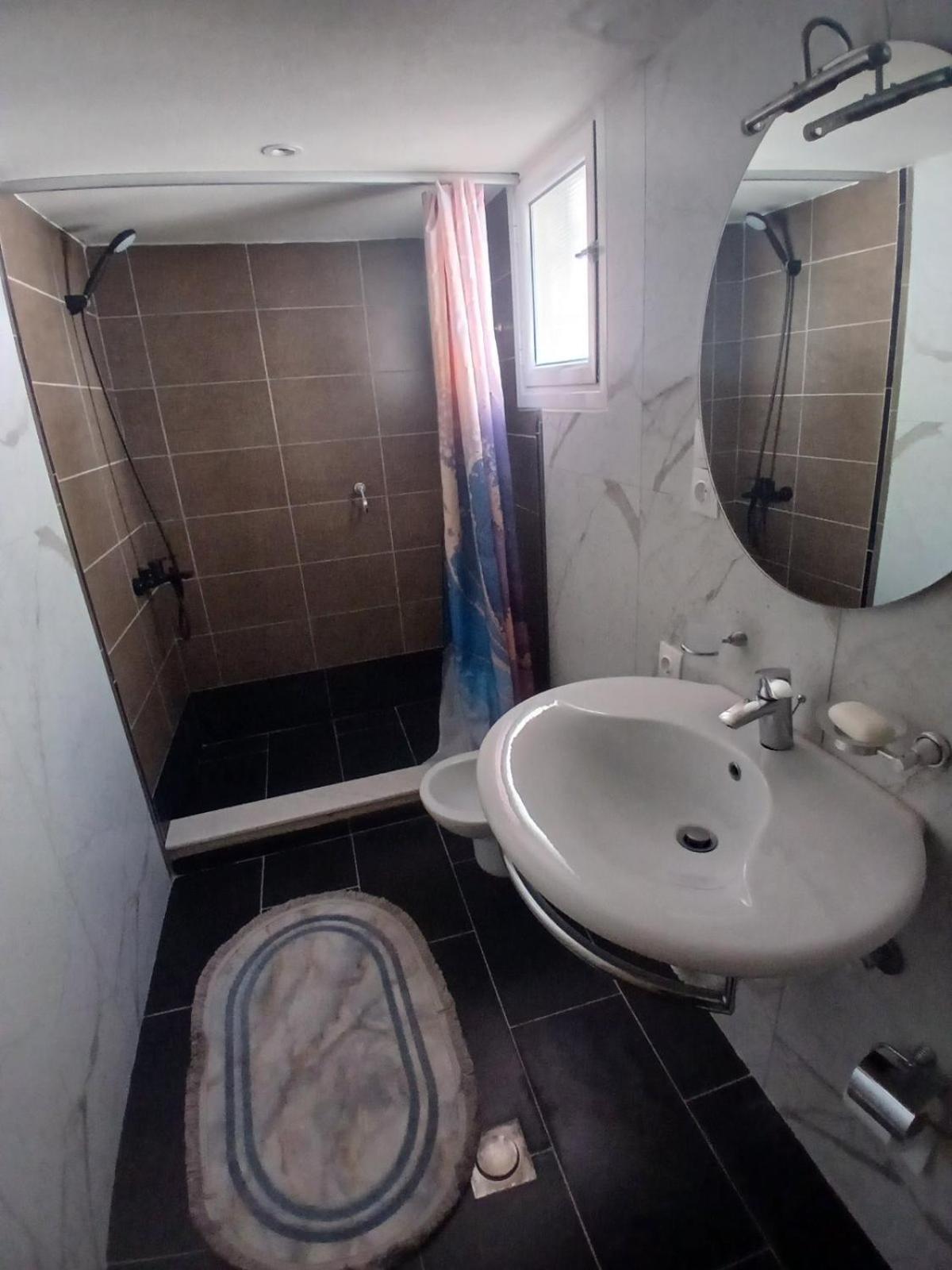 Blue Heaven Apartment Sarandë Esterno foto